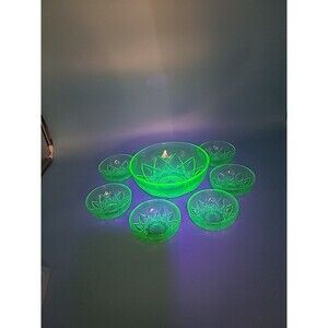 Hazel Atlas Uranium Glass Master Bowl With 6 Dessert Dishes